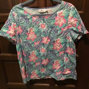 Patterned vineyard vines shirt